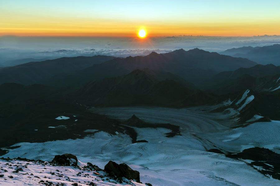 驕傲！山美股份歐洲員工勇攀歐洲第一峰-厄爾布魯士峰