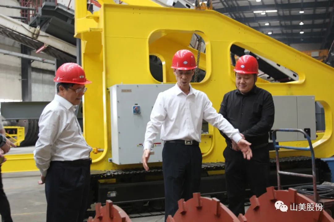 聚焦 | 熱烈歡迎中國砂石協(xié)會胡會長一行蒞臨上海山美股份鄭州基地指導交流！