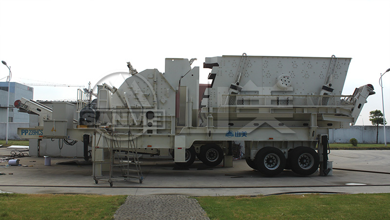 與傳統(tǒng)的固定式破碎機相比，移動破碎站有哪些特點？