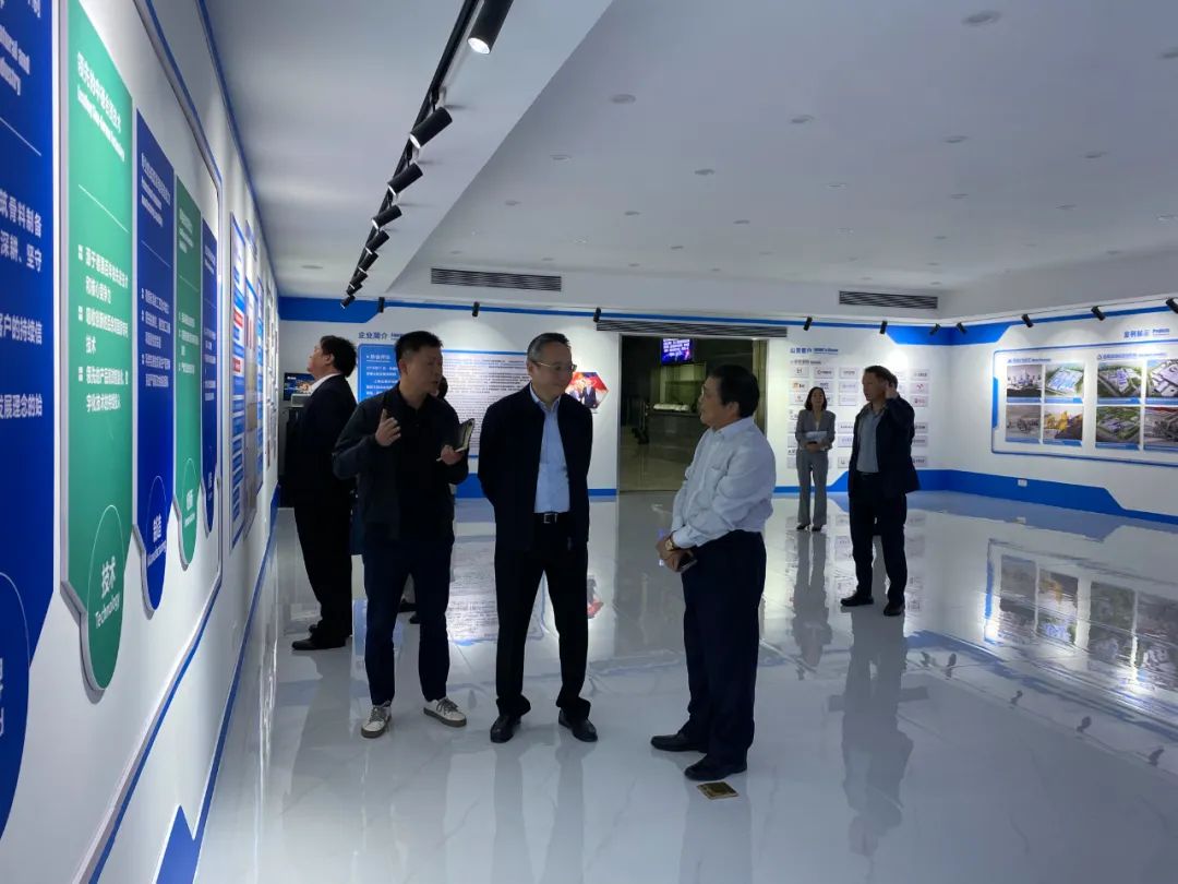 奉賢區(qū)人大常委會黨組書記、主任張培榮一行蒞臨上海山美股份開展“優(yōu)環(huán)境、穩(wěn)經(jīng)濟”大走訪大調(diào)研