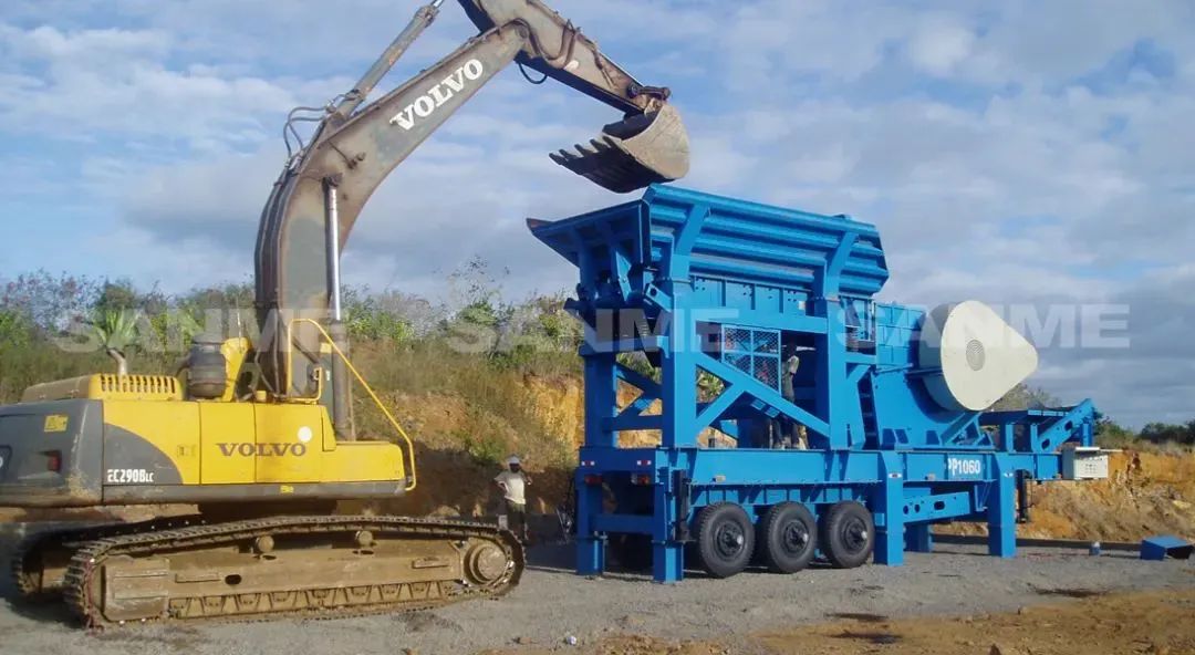 時(shí)產(chǎn)值近600萬！山美移動(dòng)式破碎篩分一體站助力江蘇高碳鉻鐵礦破碎項(xiàng)目建設(shè)