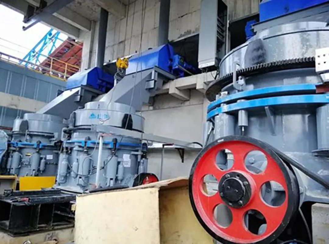 硬巖克星|山美歐星系列E-SMS圓錐破碎機(jī)無懼硬巖挑戰(zhàn)