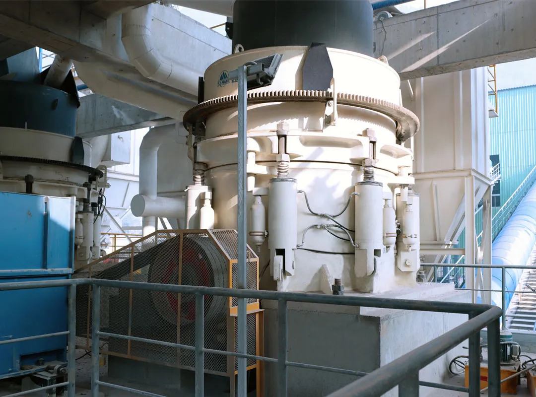 2臺SMS5000大型多缸液壓圓錐破碎機服務(wù)于華新水泥(長陽)時產(chǎn)2000噸骨料生產(chǎn)EPCO項目